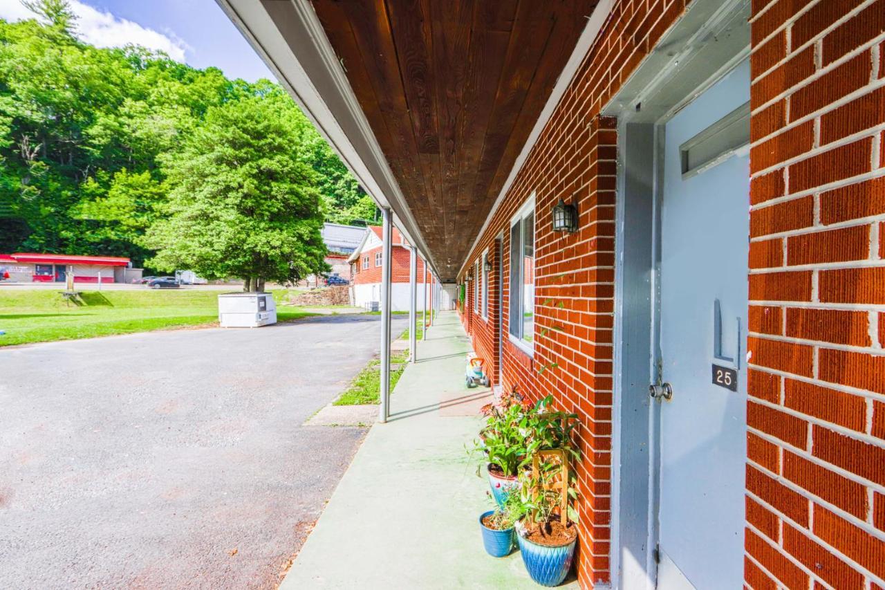 Patriot Inn Motel Beaver Wv, By Oyo Exterior photo