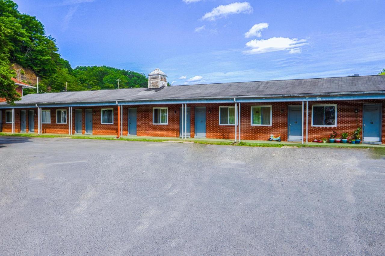 Patriot Inn Motel Beaver Wv, By Oyo Exterior photo
