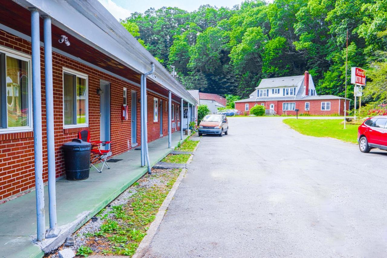 Patriot Inn Motel Beaver Wv, By Oyo Exterior photo